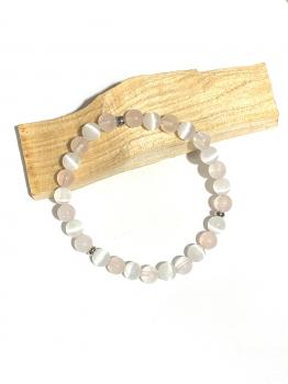 Bracelet quartz rose  & sélénite est un bijou qui invite à la paix intérieure, à l’amour et à la clarté.Il apporte une douce énergie de bien-être et de pureté à chaque instant.